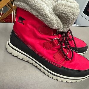 Sorel Black and Pink Winter Rain Boots with Waterproof Fabric